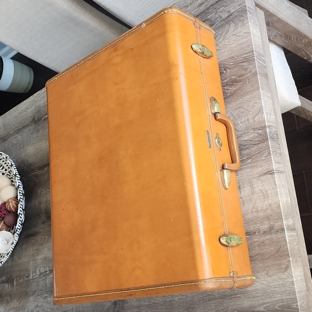 Vintage Samsonite Shwayder Bros Saddle Tan Hardshell Suitcase Luggage Style 4655